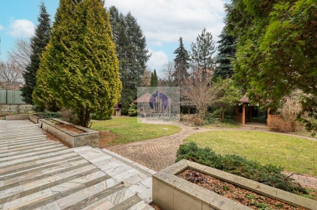 Dom Warszawa Praga-Południe, Saska Kępa, Obrońców