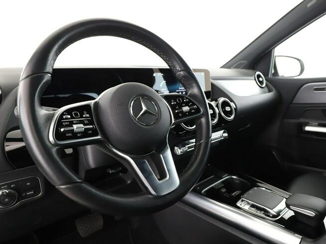 Mercedes B 250 B250 Automat Progressive Navi Tempomat Grzane Fotele MBUX Kamera LED