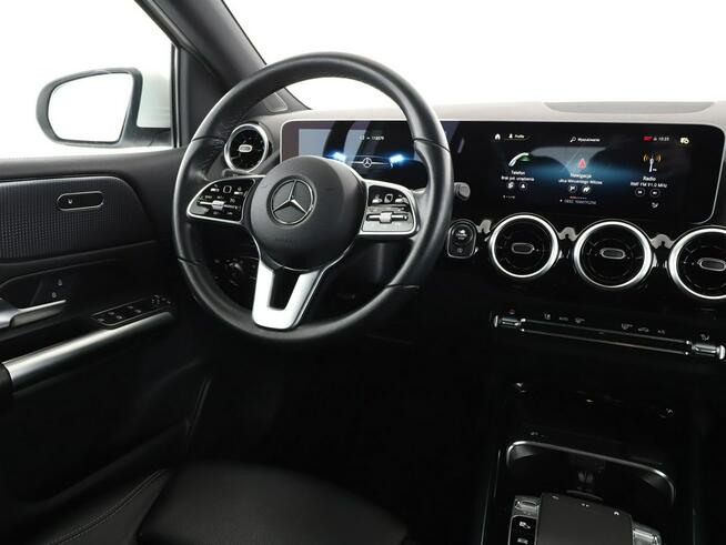 Mercedes B 250 B250 Automat Progressive Navi Tempomat Grzane Fotele MBUX Kamera LED
