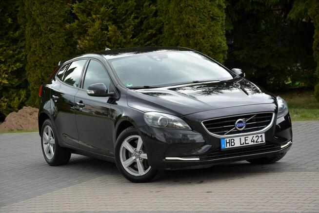 Volvo V40 Xenon Ledy Virtual Zegary Parktronik ASO Alu16 Nowe Opony
