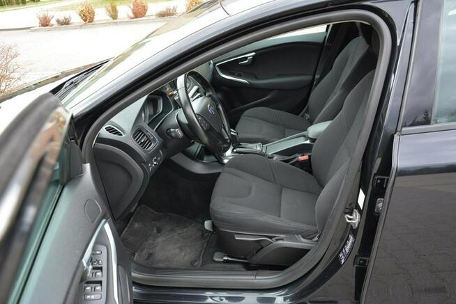 Volvo V40 Xenon Ledy Virtual Zegary Parktronik ASO Alu16 Nowe Opony