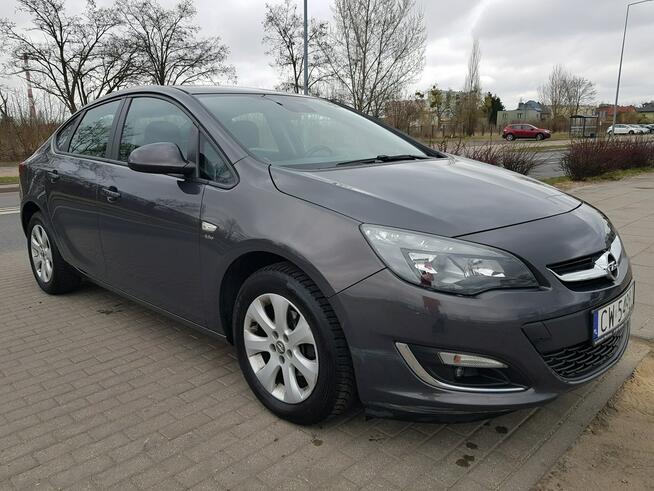 Opel Astra Sedan 1,4 Turbo Nawigacja Klimatronik Zarejestrowany Gwarancja