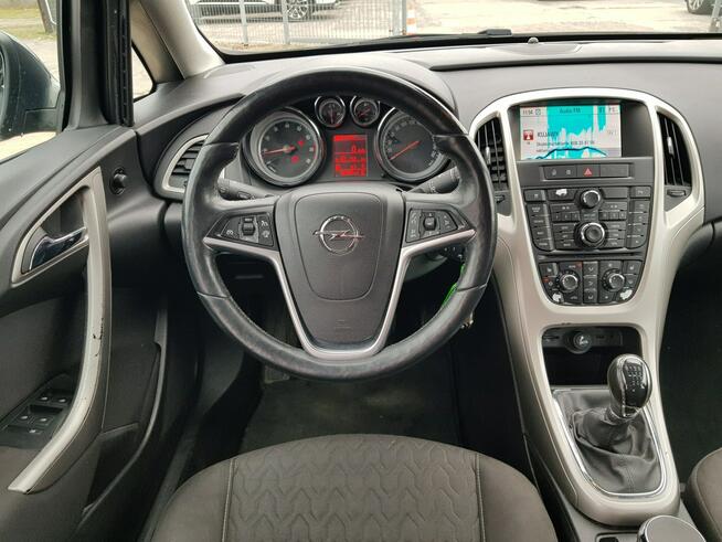 Opel Astra Sedan 1,4 Turbo Nawigacja Klimatronik Zarejestrowany Gwarancja