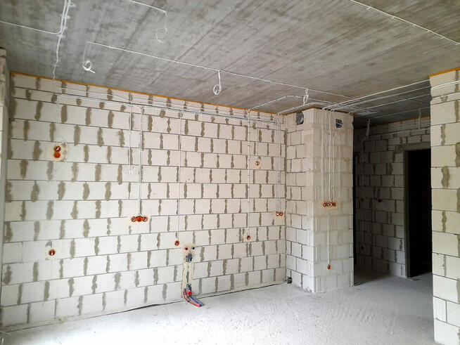 Elektryk / pomocnik elektryka / instalacje (k/m/n)