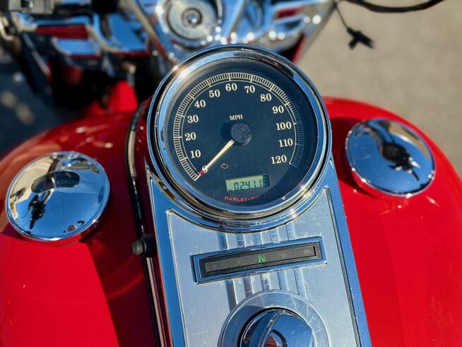 Piekny bezwypadkowy oryginalny lakier