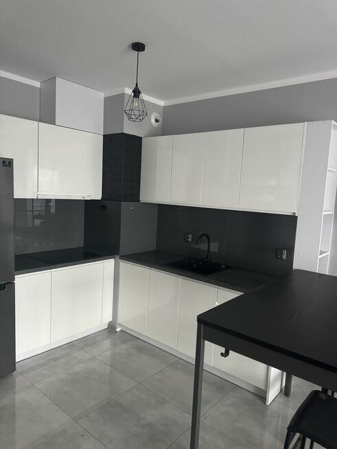 Zamienię mieszkanie 38 m2 , 2 pokoje z balkonem na większe