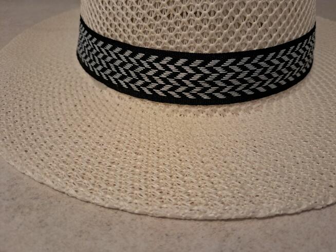 Kapelusz letni kremowy, do sprzedania