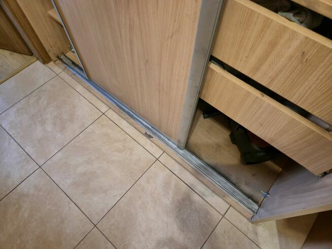 Zlecę naprawę szafy