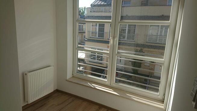 Nowoczesny dom w Wawrze z 7 pokojami, 2 łazienki, garaż