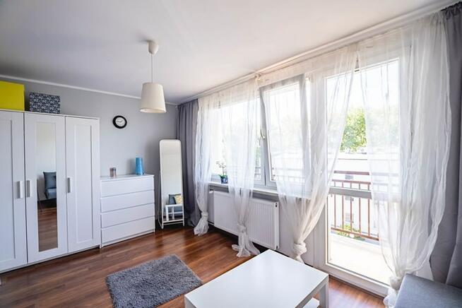 Do wynajęcia jasna kawalerka, 11 Listopada 9