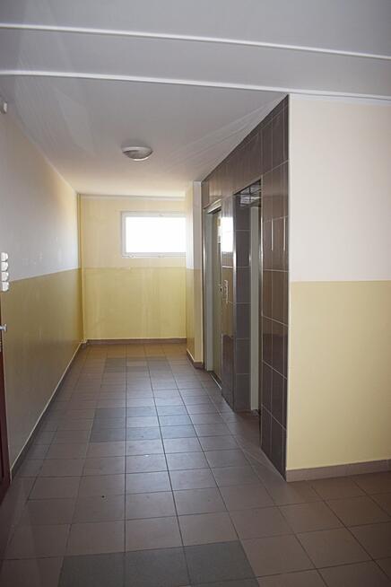 Mieszkanie na dziewiątym piętrze - do remontu.