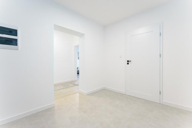 3 pok. po gen. remoncie, pokój kąpielowy, pralnia