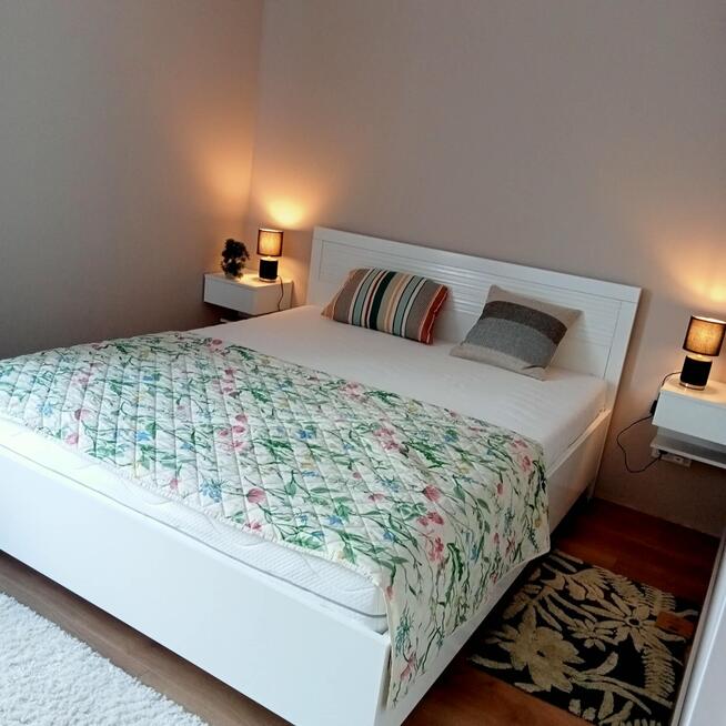 Wynajmę mieszkanie 2pokojowe z miejscem postojowym