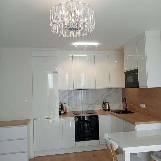 Wynajmę mieszkanie 2pokojowe z miejscem postojowym