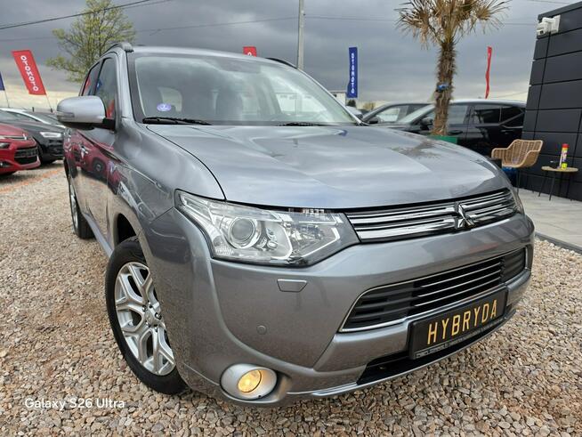 Mitsubishi Outlander 2.0i#PHEV#Skóry#Szyberdach#Climatr#Kamera#Navi#Bixenon#ACC#FuLL#Gwaran
