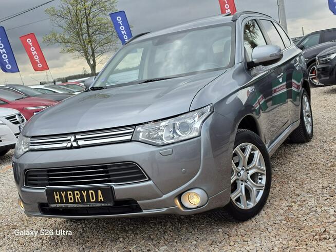 Mitsubishi Outlander 2.0i#PHEV#Skóry#Szyberdach#Climatr#Kamera#Navi#Bixenon#ACC#FuLL#Gwaran