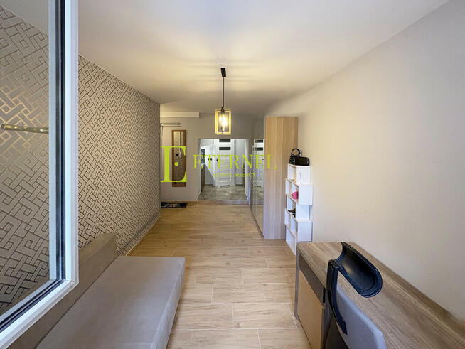 Lokal usługowy zrobiony pod kawalerkę 27m2