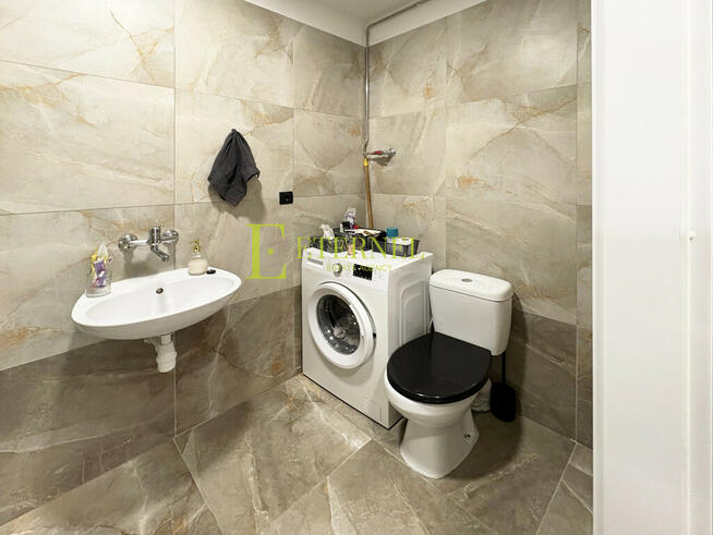 Lokal usługowy zrobiony pod kawalerkę 27m2