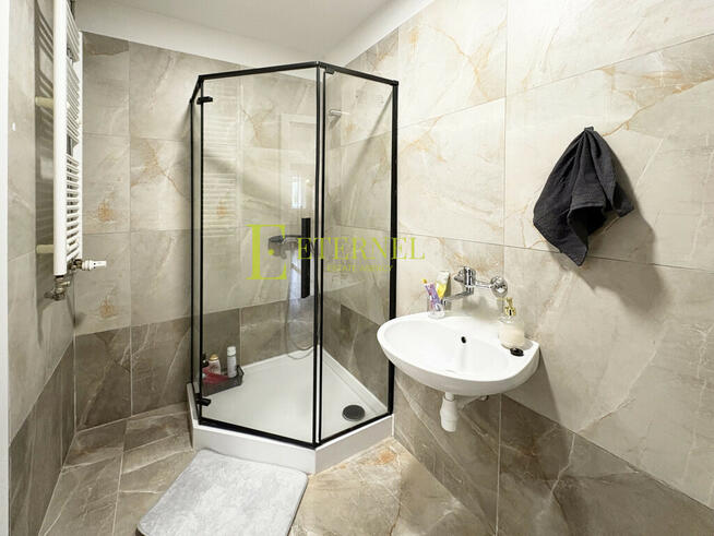 Lokal usługowy zrobiony pod kawalerkę 27m2