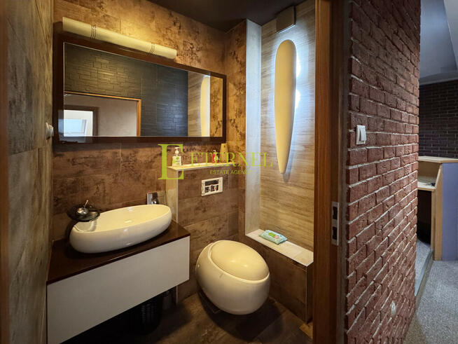 Przestrzenny lokal biurowy 119m² + strych 45m²