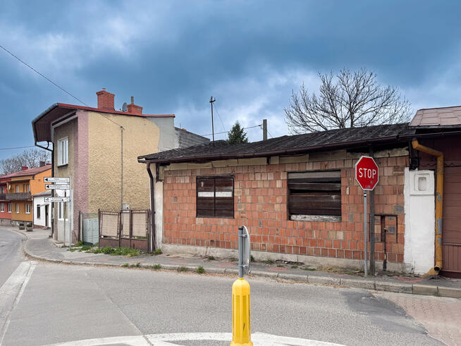 Duża działka budowlana 188m² w Skale z mediami