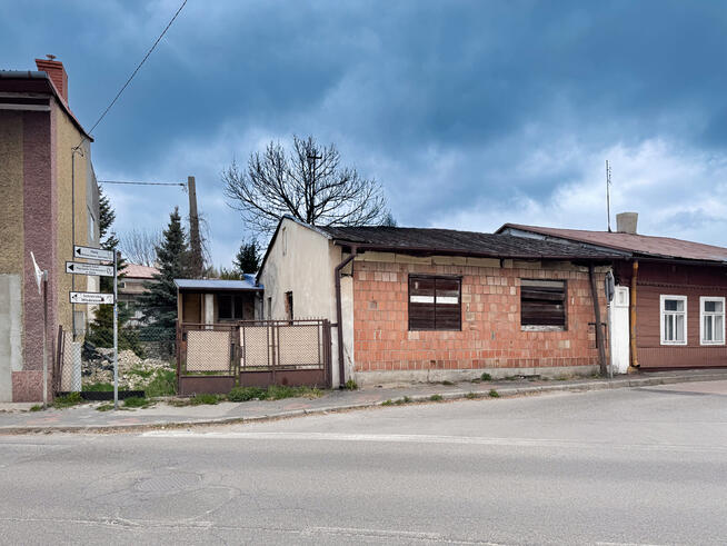 Duża działka budowlana 188m² w Skale z mediami