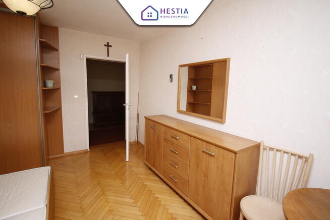 Dom wolnostojący z ogrodem w spokojnej okolicy.