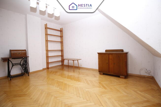 Dom wolnostojący z ogrodem w spokojnej okolicy.