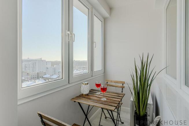 PIĘKNE 4 pokoje 12 piętro widok na Stadion | 66 m²