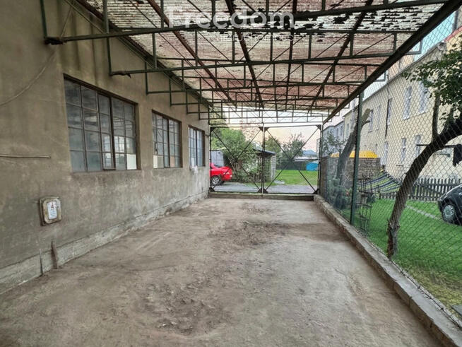 Warsztat 240 m2 z mieszkaniem w Trzebiatowie