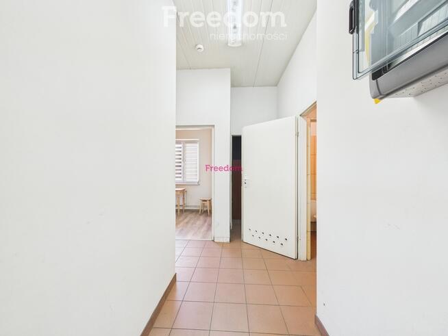 Kompleks Komercyjny 3430 m² przy DK9