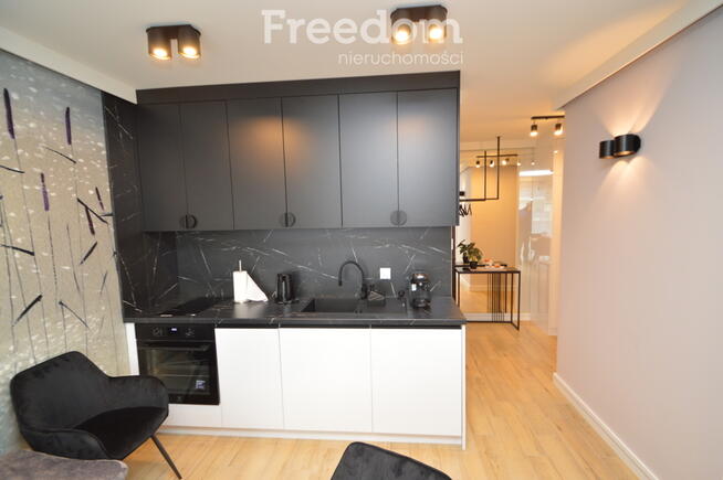 Nowy apartament z balkonem.