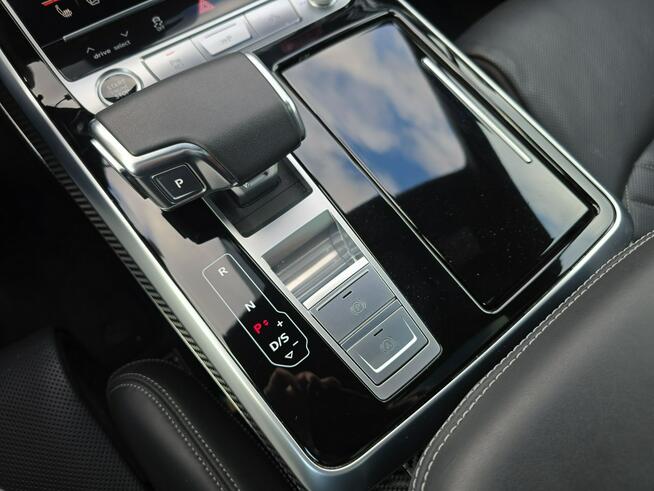 Audi Q7 MatrixLED_SkrętnaOś_Masaże_Wentylacja_HeadUp_Dociąg_Hak_360_B&O_Dociąg