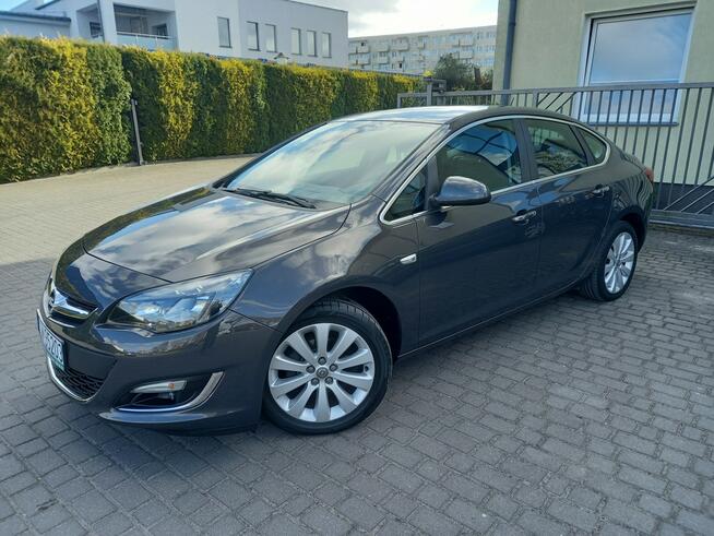 Opel Astra Benzyna Sedan Pół-Skóry 148TysKm Przebiegu Bardzo Zadbana Bezwypadkowa