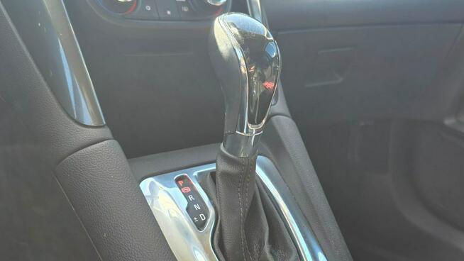 Opel Zafira Duża Navi 7 osobowa camera cofania mały przebieg bixsenon