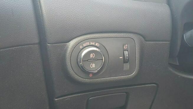 Opel Zafira Duża Navi 7 osobowa camera cofania mały przebieg bixsenon