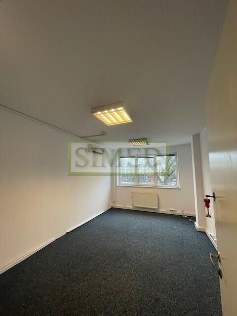 Biurowiec,przy stacji metra,dostęp 24h , ochrona