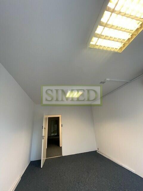 Biurowiec,przy stacji metra,dostęp 24h , ochrona