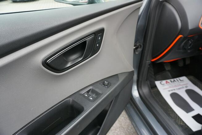 Seat Leon zarejestrowany i ubezpieczony w Polsce, bardzo oszczędny,