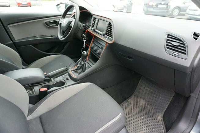 Seat Leon zarejestrowany i ubezpieczony w Polsce, bardzo oszczędny,