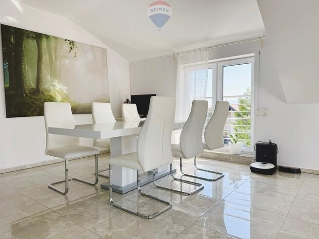 Duża kawalerka w Kamienicy