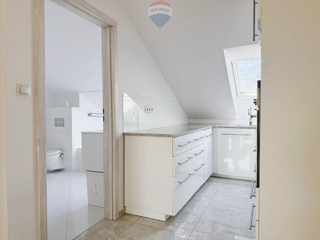 Duża kawalerka w Kamienicy