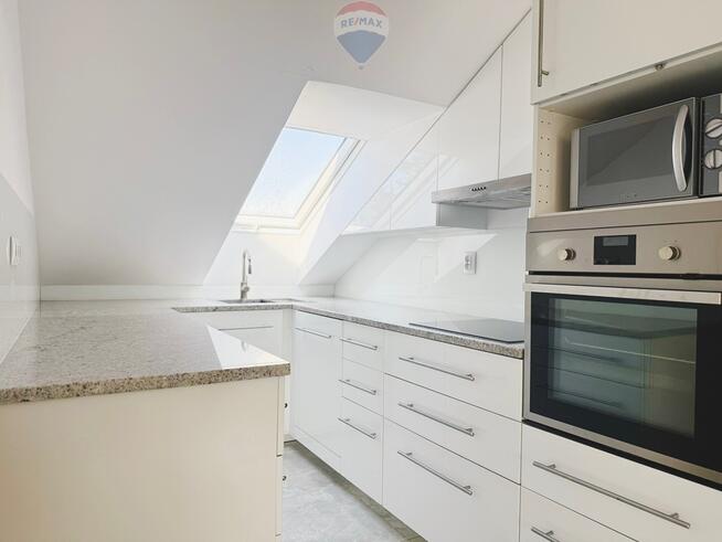 Duża kawalerka w Kamienicy