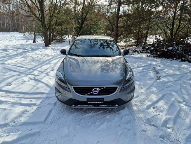 Volvo V40 D2 diesel - 2015r.- r-desing