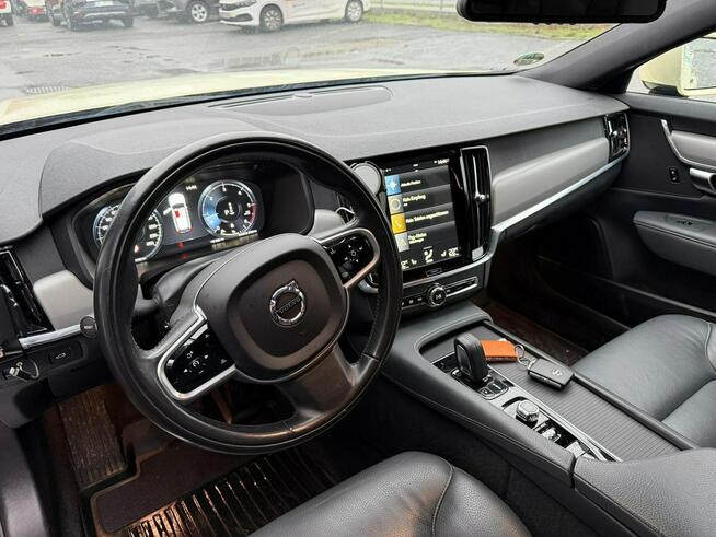 Volvo V90 2.0-198KM Lift Bogate wyposażenie Okleina- kolor czarny