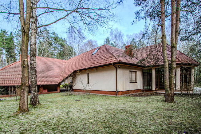 Wolnostojący dom w Sulejówku na działce 2591 m2
