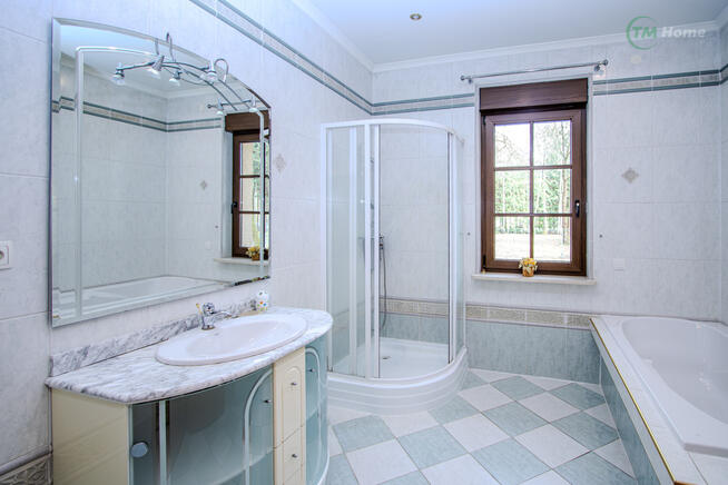 Wolnostojący dom w Sulejówku na działce 2591 m2