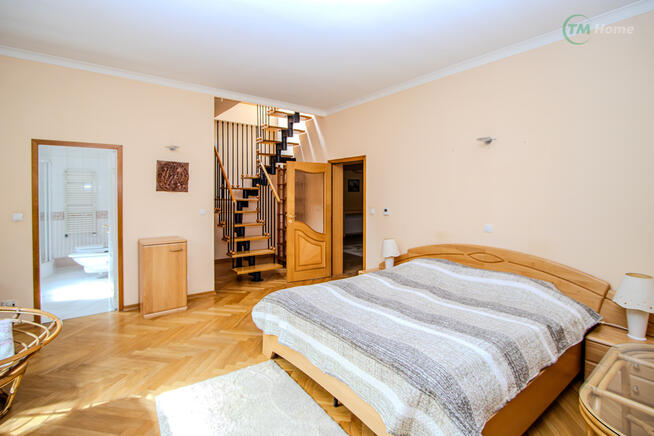 Wolnostojący dom w Sulejówku na działce 2591 m2