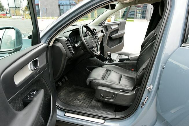 Volvo XC 40 1,5 T3-163Km Full Led Skóra Grzanax4 Blisy Kamera 360 El.Klapa Serwis