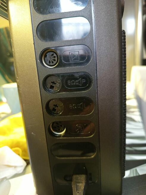 Zabytkowy radiomagnetofon